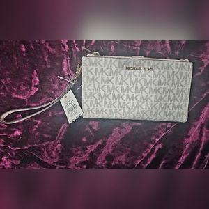 Michael Kors Wristlet